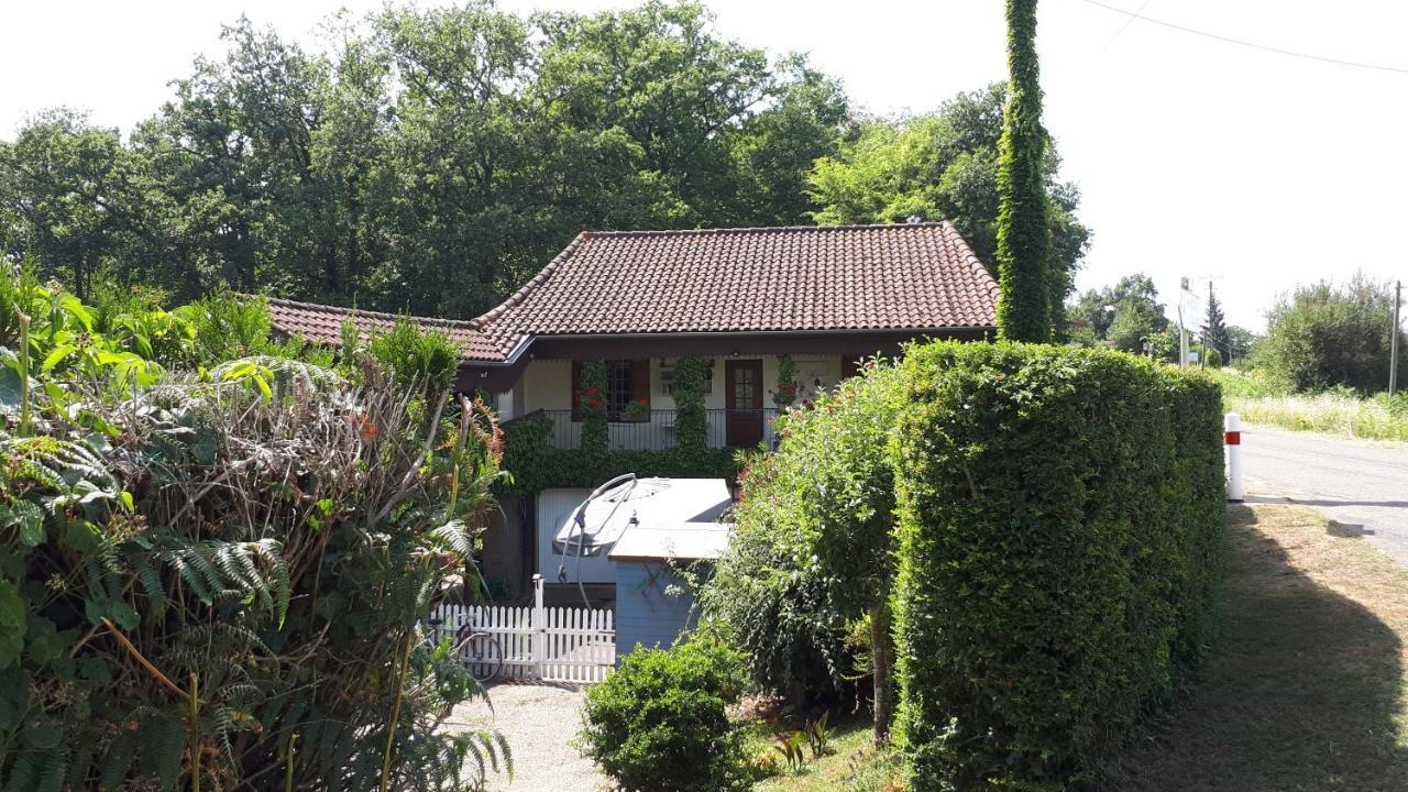 Cudoille Bed and Breakfast Armous-et-Cau Buitenkant foto
